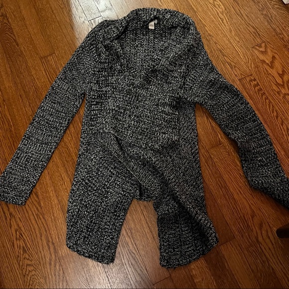 Mudd Sweaters Mudd Black And White Cable Knit Drape Sweater Poshmark